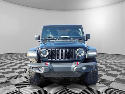 Used 2024 Jeep Wrangler Unlimited Rubicon AWD/4WD image 3