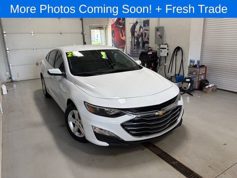 Used 2024 Chevrolet Malibu LT FWD image 2
