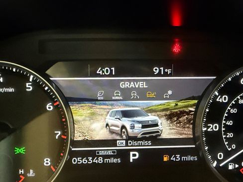 Used 2024 Mitsubishi Outlander SE FWD image 35