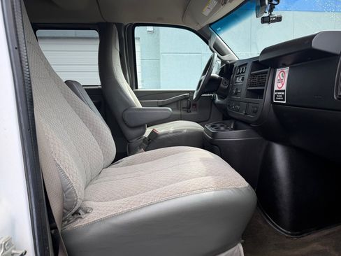 Used 2018 Chevrolet Express 3500 LT w/ LT Preferred Equipment Group RWD image 12