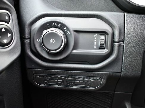 New 2026 Jeep Wrangler Unlimited Sahara AWD/4WD image 13