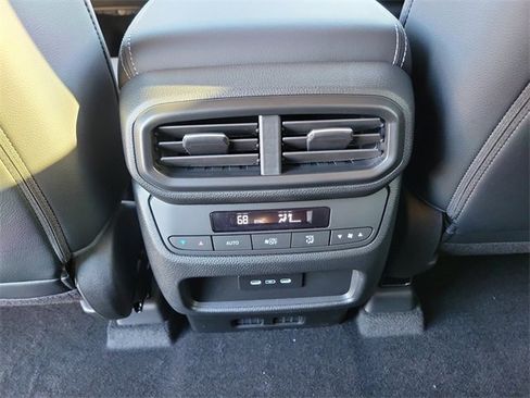 New 2025 Honda Pilot Touring image 12