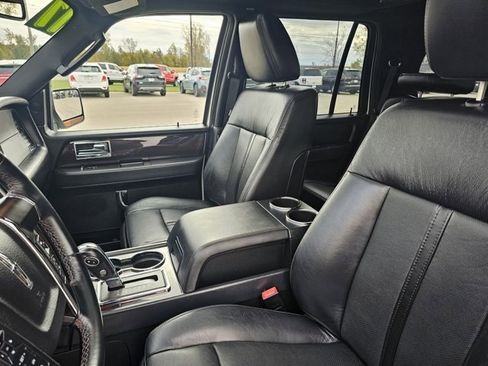 Used 2017 Lincoln Navigator Reserve image 14