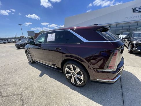 Used 2025 Cadillac Escalade IQ Luxury 2 w/ LPO, Premium Carpet Package AWD/4WD image 6