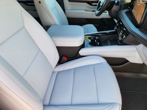 New 2026 Chevrolet Tahoe Premier image 10