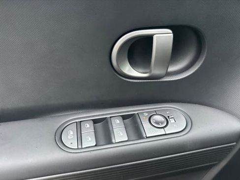 New 2026 Hyundai Ioniq 5 SEL image 8