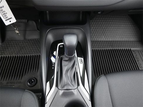 Used 2026 Toyota Corolla LE image 7