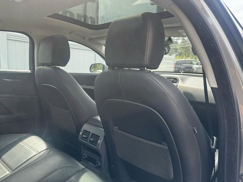 Used 2018 Jaguar XE Prestige image 30