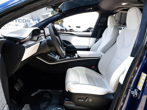 Used 2022 Tesla Model X Plaid AWD/4WD image 3