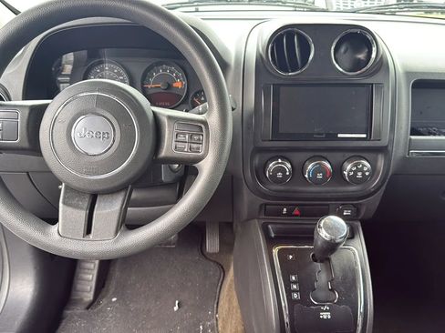 Used 2014 Jeep Patriot Sport image 15