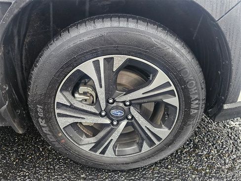 Used 2024 Subaru Crosstrek 2.0i Premium image 9