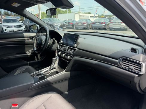 Used 2019 Honda Accord Sport image 11