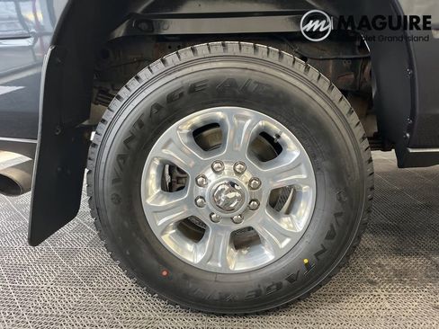 Used 2019 RAM 3500 Big Horn image 23