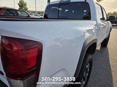 Used 2019 Toyota Tacoma TRD Off-Road AWD/4WD image 10