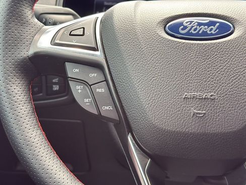 Certified 2023 Ford Edge ST-Line AWD/4WD image 12