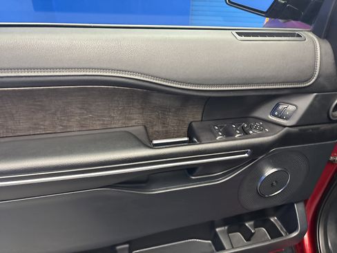 Used 2018 Ford Expedition Limited w/ Equipment Group 302A image 10