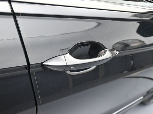 Used 2022 Volkswagen Tiguan SEL R-Line image 50