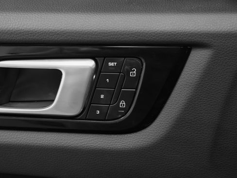 Certified 2022 Porsche Cayenne Platinum Edition AWD/4WD image 28