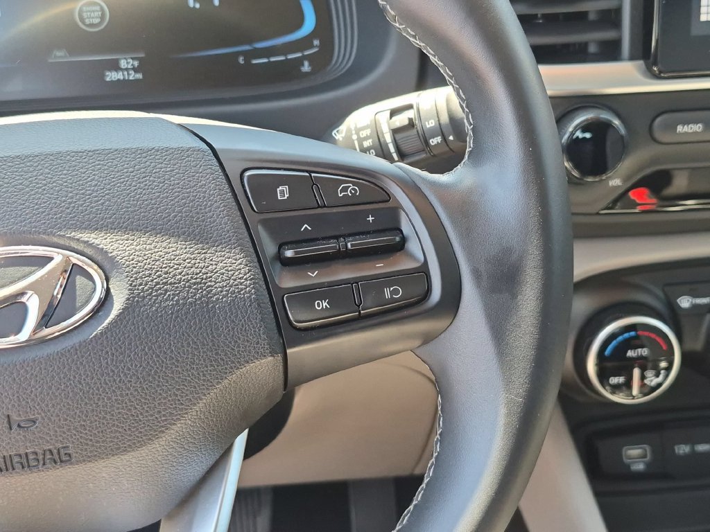 Used 2025 Hyundai Venue SEL FWD image 22