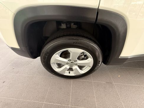 Certified 2020 Jeep Compass Latitude w/ Popular Equipment Group image 37