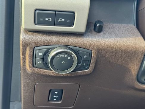 Used 2016 Ford F150 King Ranch w/ Equipment Group 601A Luxury AWD/4WD image 39