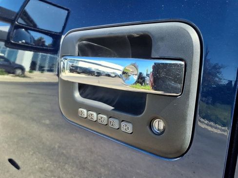 Used 2011 Ford F150 XLT w/ XLT Chrome Pkg AWD/4WD image 13