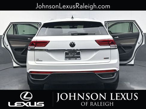 Used 2023 Volkswagen Atlas Cross Sport SE image 35