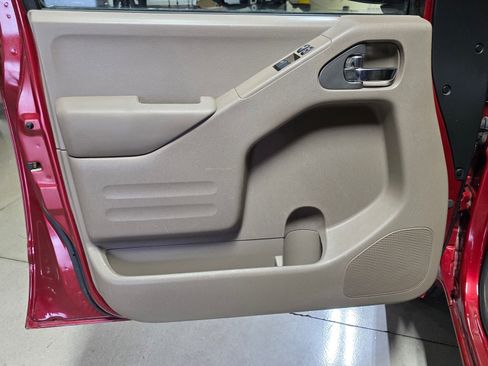 Used 2015 Nissan Frontier SV image 19