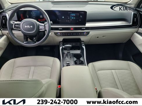 Used 2025 Kia Sorento S w/ Panoramic Sunroof Package FWD image 16