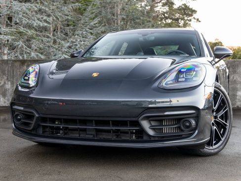 Certified 2023 Porsche Panamera image 7