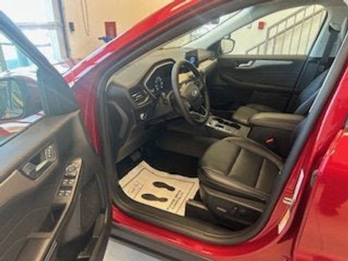 Used 2022 Ford Escape SEL w/ Class II Trailer Tow Package image 5