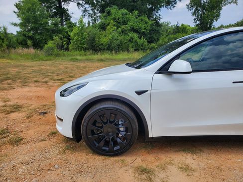 Used 2020 Tesla Model Y Long Range AWD/4WD image 19