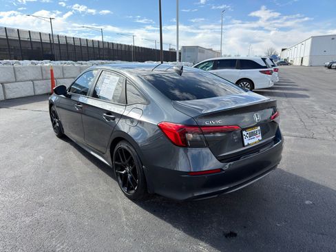 Used 2024 Honda Civic Sport image 4