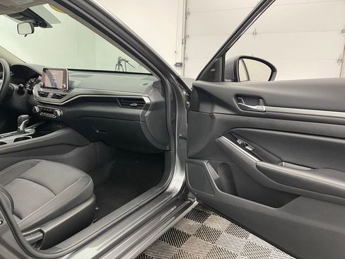 Used 2023 Nissan Altima 2.5 SV FWD image 26