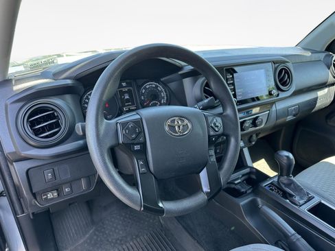 Used 2022 Toyota Tacoma SR AWD/4WD image 11