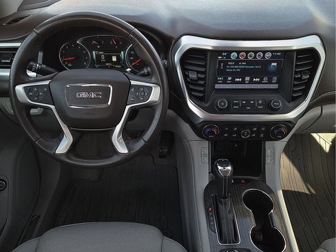 Used 2018 GMC Acadia SLT image 13