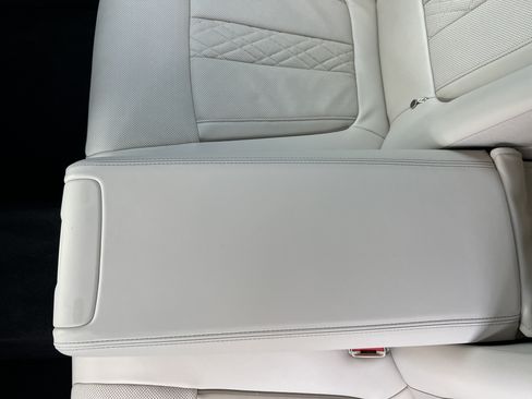 Used 2020 BMW 740i w/ Premium Package RWD image 41