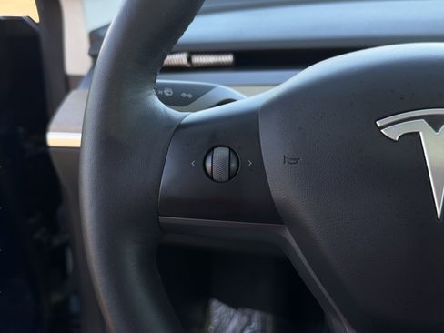 Used 2022 Tesla Model 3 Standard Range image 35