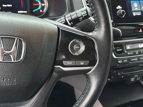 Used 2021 Honda Pilot Touring image 18