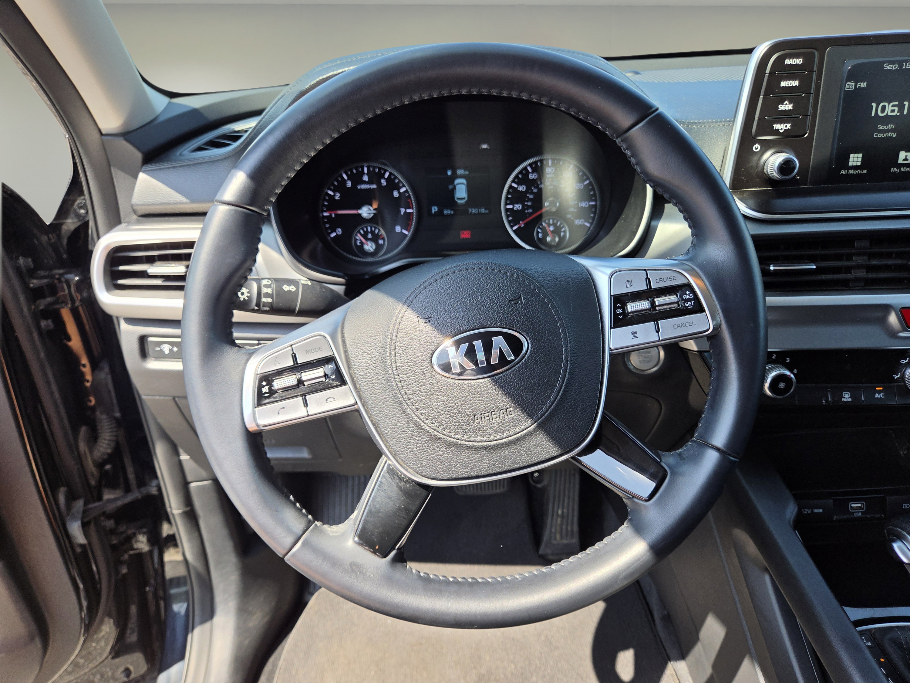 Used 2020 Kia Telluride LX FWD image 17