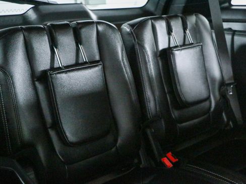 Used 2018 Ford Explorer Limited w/ Ford Safe & Smart Package AWD/4WD image 30