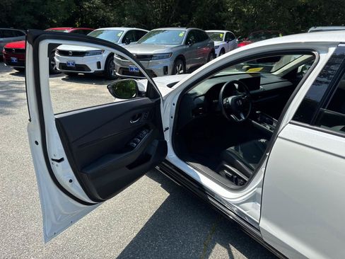 Used 2023 Honda Accord Touring image 12