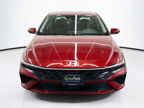 Used 2025 Hyundai Elantra SEL FWD image 2