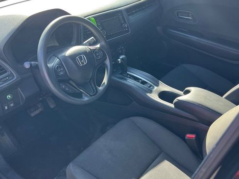 Used 2019 Honda HR-V LX image 3