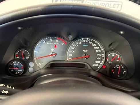 Used 2004 Chevrolet Corvette Convertible w/ Preferred Equipment Group RWD image 24