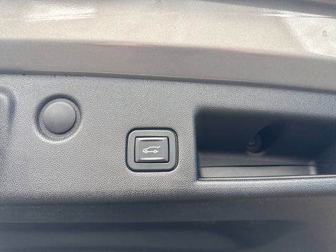 Used 2018 Chevrolet Equinox LT image 15