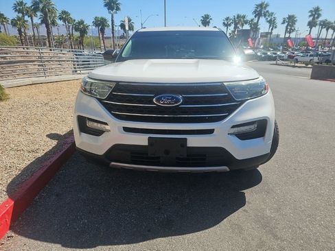 Used 2020 Ford Explorer XLT w/ Equipment Group 202A AWD/4WD image 3
