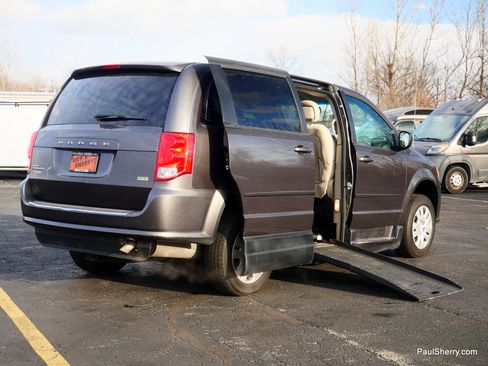 Used 2015 Dodge Grand Caravan SE w/ Quick Order Package 29E SE image 8