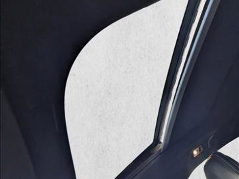 Used 2019 Volvo S60 T5 R-Design image 16