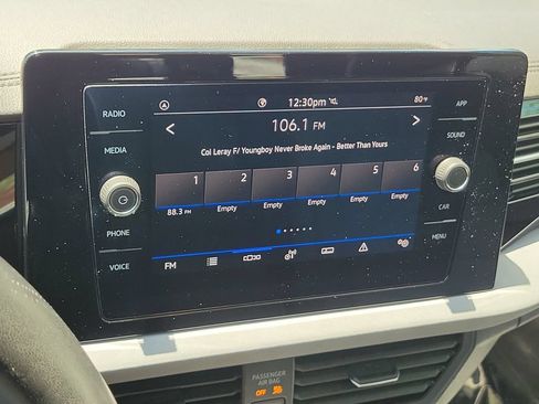 Used 2025 Volkswagen Jetta SE FWD image 27